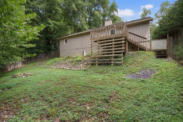 1037 Surmont Court, Kingsport, TN 37660