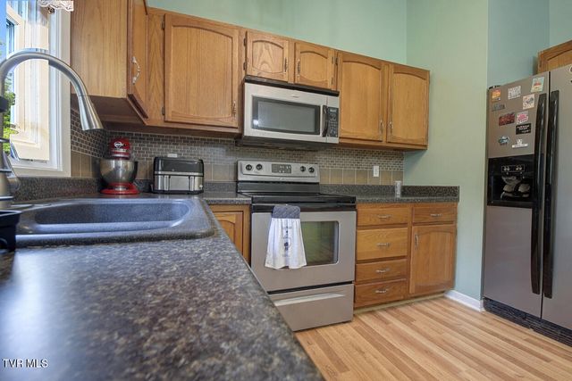 1037 Surmont Court, Kingsport, TN 37660