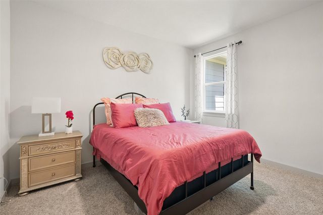 202 Barton Creek LN, Hutto, TX 78634
