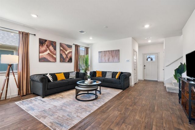 202 Barton Creek LN, Hutto, TX 78634