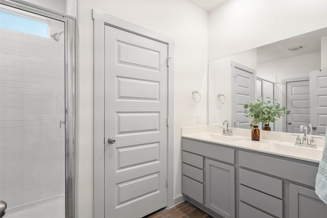 202 Barton Creek LN, Hutto, TX 78634