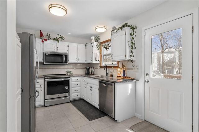 1529 W Park Street, Olathe, KS 66061