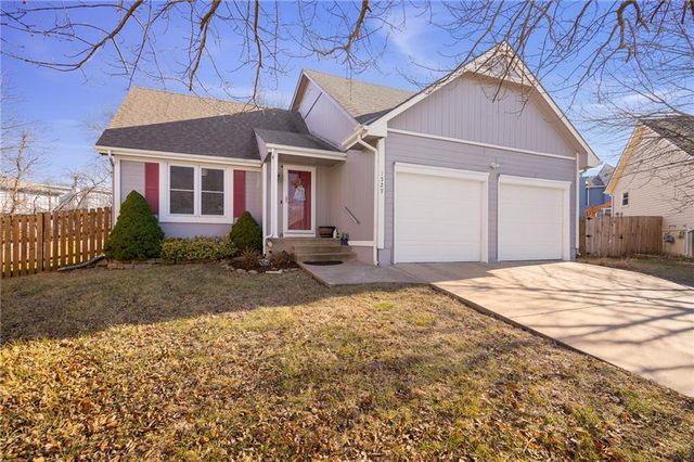 1529 W Park Street, Olathe, KS 66061