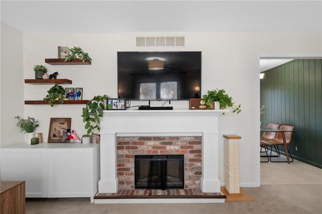 1529 W Park Street, Olathe, KS 66061