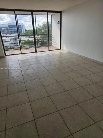 20500 W Country Club Dr 804, Aventura, FL 33180