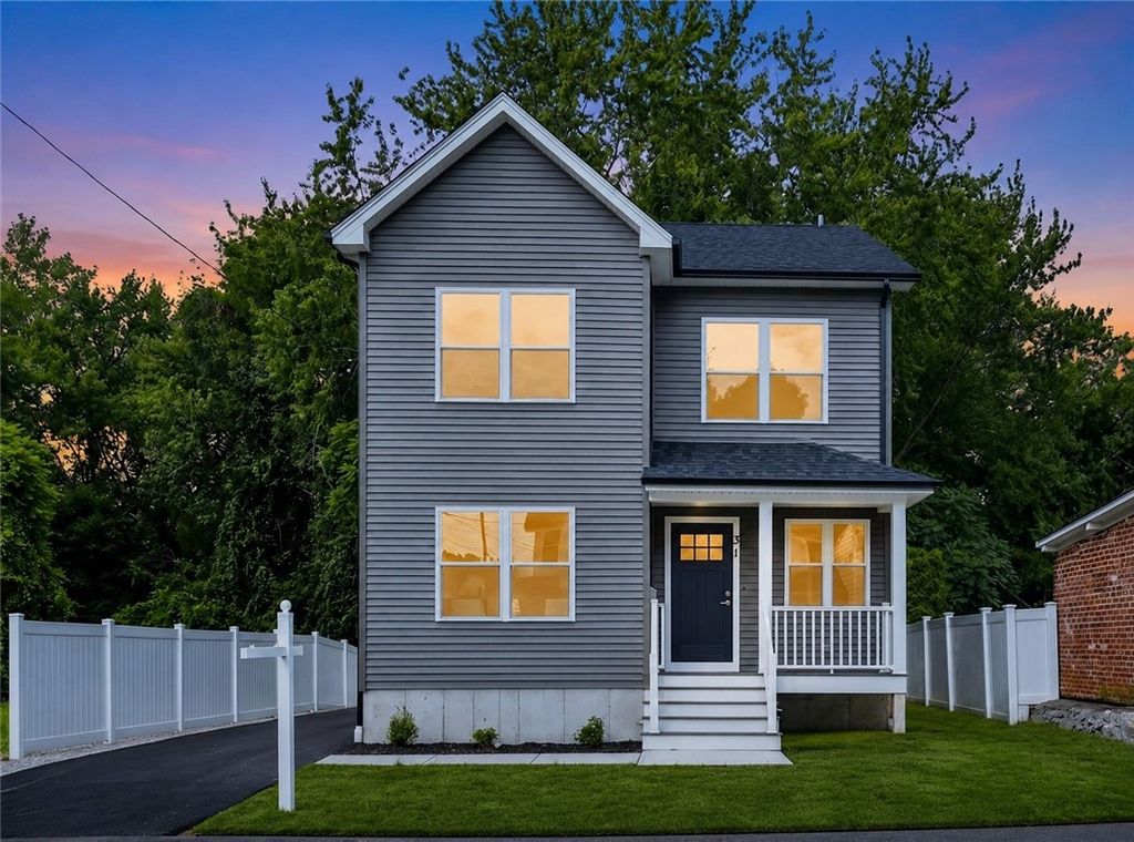 31 Tucker Street, Warwick, RI 02886