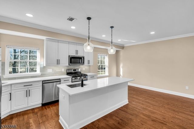 2000 Whittier St, Rahway City, NJ 07065