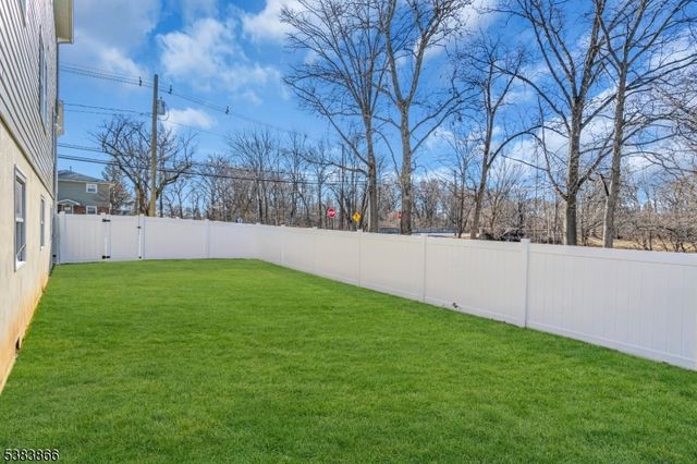 2000 Whittier St, Rahway City, NJ 07065