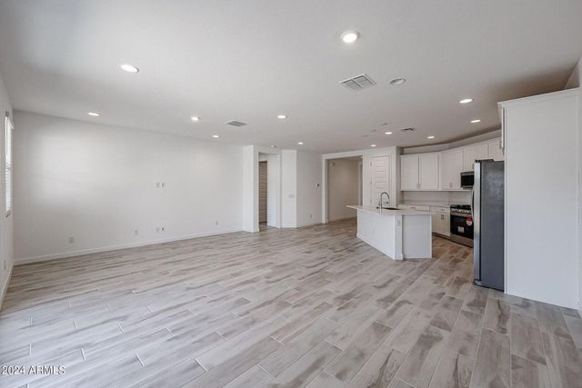 7682 W Jackrabbit Lane, Peoria, AZ 85383