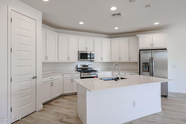 7682 W Jackrabbit Lane, Peoria, AZ 85383