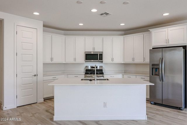 7682 W Jackrabbit Lane, Peoria, AZ 85383