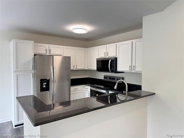 43940 Elm Drive, Sterling Heights, MI 48313