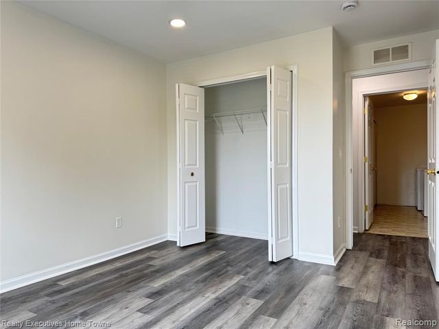 43940 Elm Drive, Sterling Heights, MI 48313