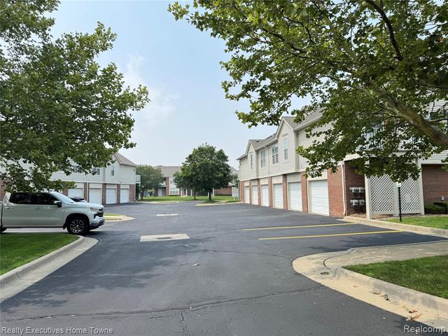 43940 Elm Drive, Sterling Heights, MI 48313