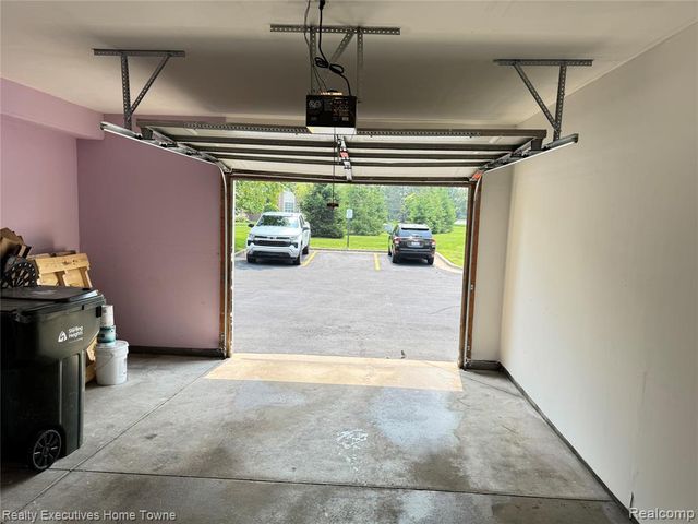 43940 Elm Drive, Sterling Heights, MI 48313