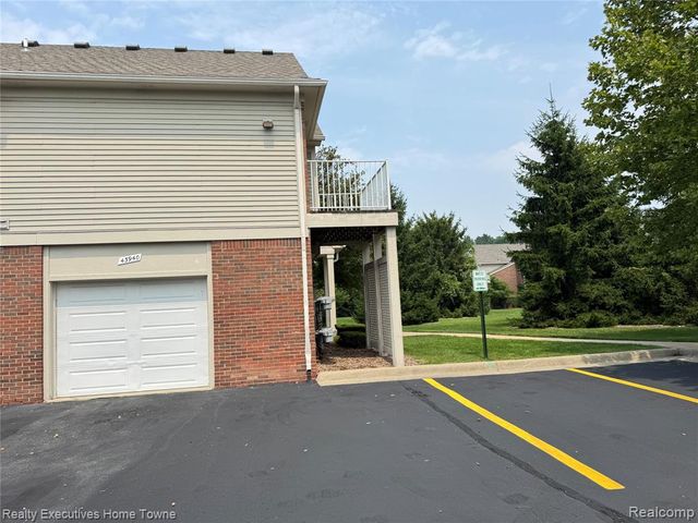 43940 Elm Drive, Sterling Heights, MI 48313