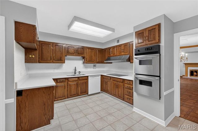 2435 Baxton Way, Chesterfield, MO 63017