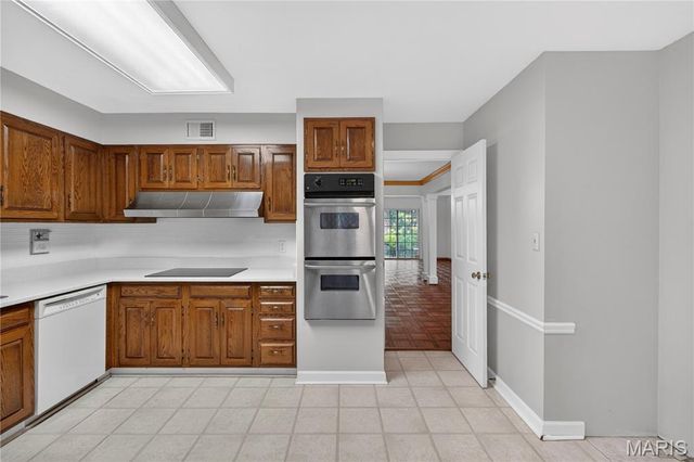 2435 Baxton Way, Chesterfield, MO 63017