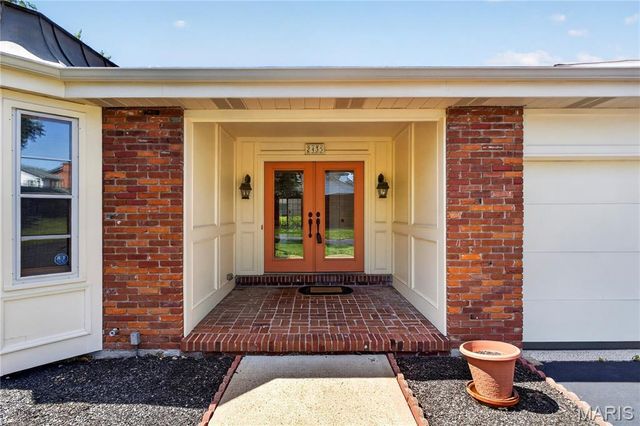 2435 Baxton Way, Chesterfield, MO 63017