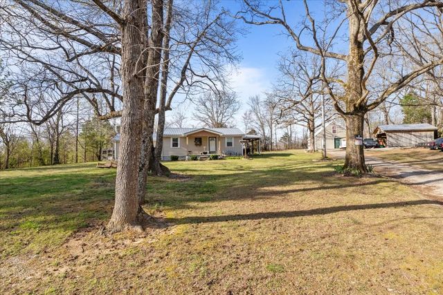 1515 Hayshed Rd, Charlotte, TN 37036