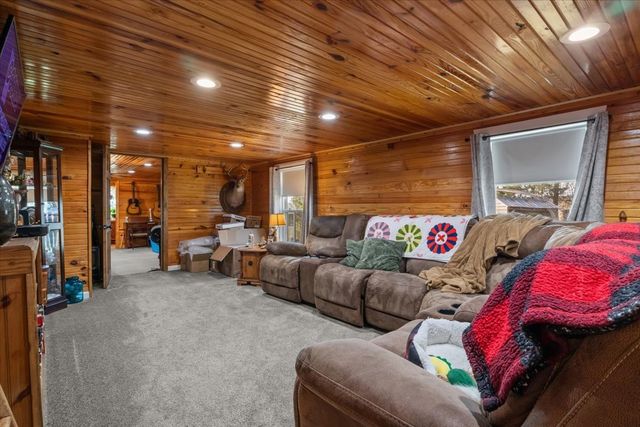 1515 Hayshed Rd, Charlotte, TN 37036