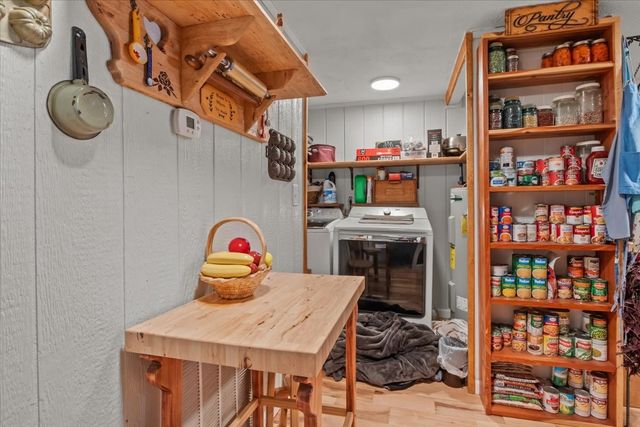 1515 Hayshed Rd, Charlotte, TN 37036