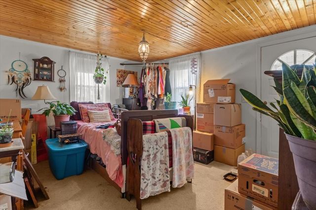 1515 Hayshed Rd, Charlotte, TN 37036