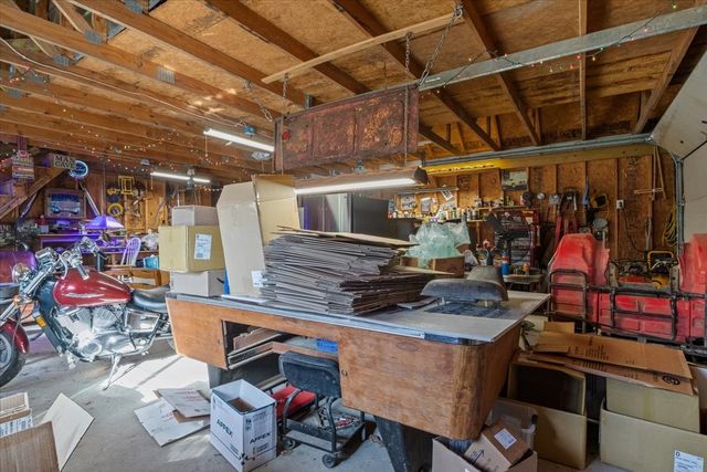 1515 Hayshed Rd, Charlotte, TN 37036