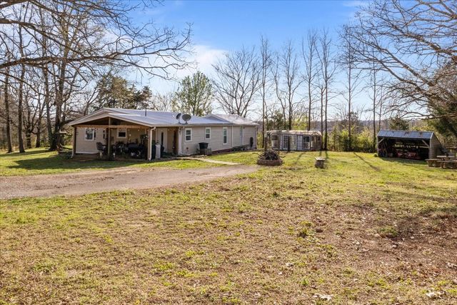 1515 Hayshed Rd, Charlotte, TN 37036
