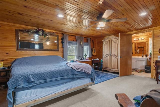 1515 Hayshed Rd, Charlotte, TN 37036