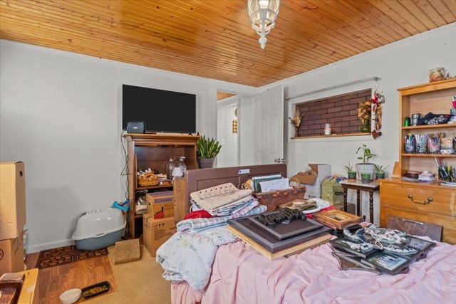 1515 Hayshed Rd, Charlotte, TN 37036