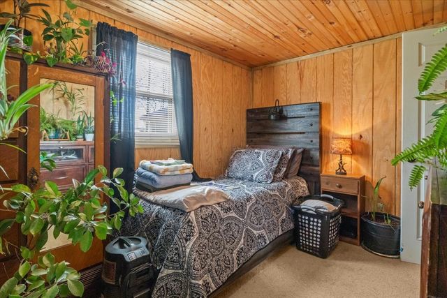 1515 Hayshed Rd, Charlotte, TN 37036