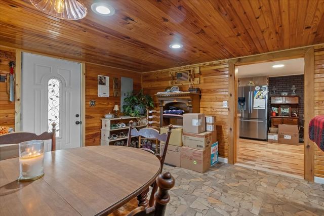 1515 Hayshed Rd, Charlotte, TN 37036