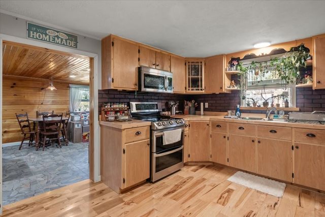 1515 Hayshed Rd, Charlotte, TN 37036