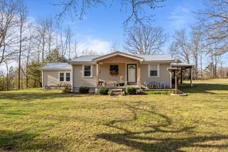 1515 Hayshed Rd, Charlotte, TN 37036