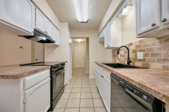 821 Timberoaks Drive, Azle, TX 76020