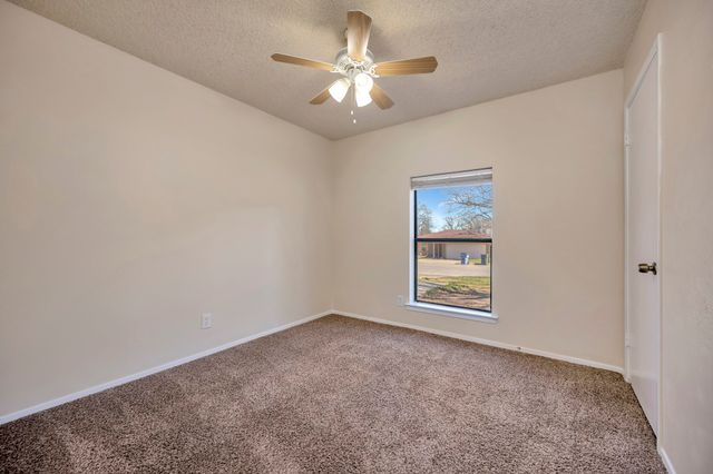 821 Timberoaks Drive, Azle, TX 76020