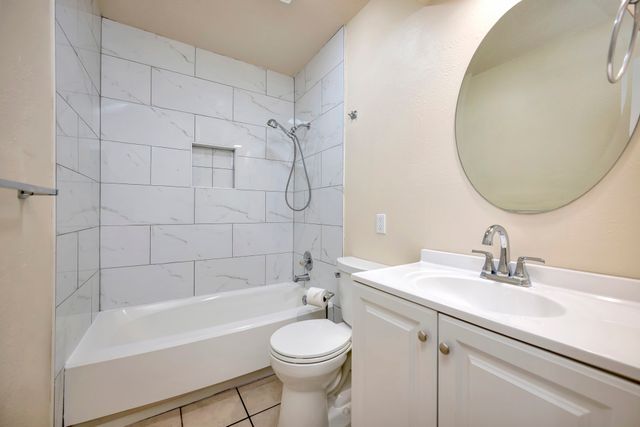 821 Timberoaks Drive, Azle, TX 76020