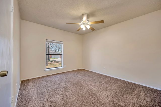 821 Timberoaks Drive, Azle, TX 76020