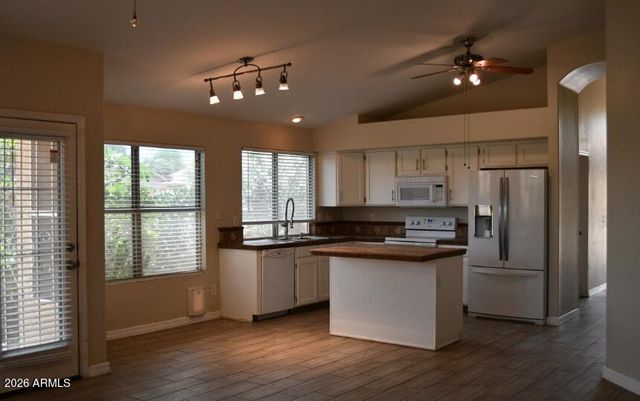 1476 E SILVER CREEK Road, Gilbert, AZ 85296