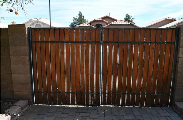 1476 E SILVER CREEK Road, Gilbert, AZ 85296