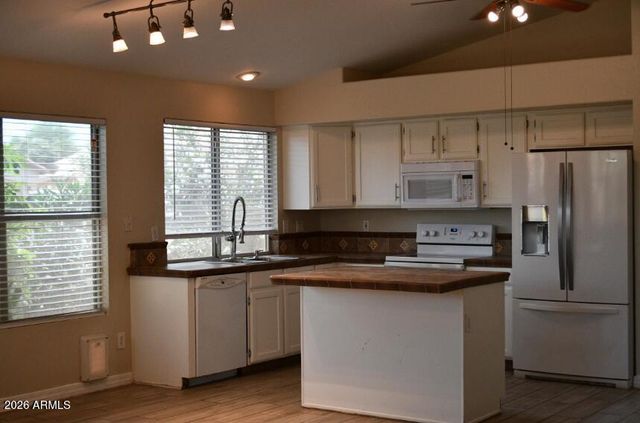 1476 E SILVER CREEK Road, Gilbert, AZ 85296