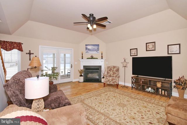 1005 GREAT HALL DR, Lebanon, PA 17042