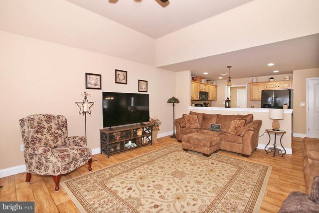 1005 GREAT HALL DR, Lebanon, PA 17042