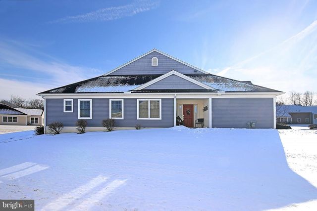 1005 GREAT HALL DR, Lebanon, PA 17042