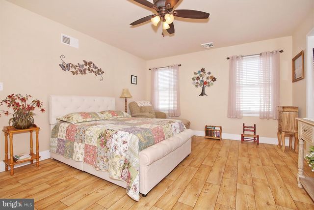 1005 GREAT HALL DR, Lebanon, PA 17042