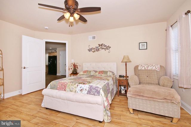 1005 GREAT HALL DR, Lebanon, PA 17042