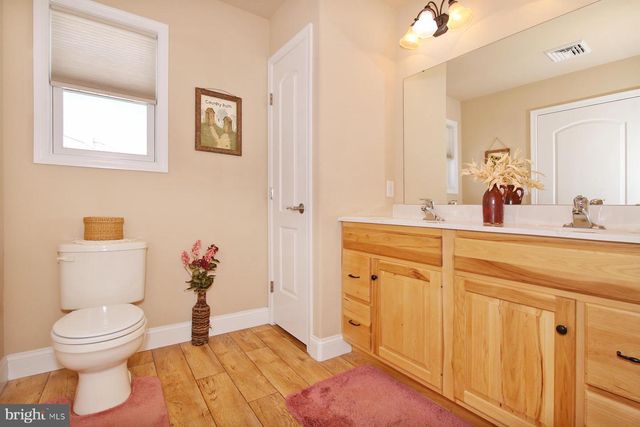 1005 GREAT HALL DR, Lebanon, PA 17042