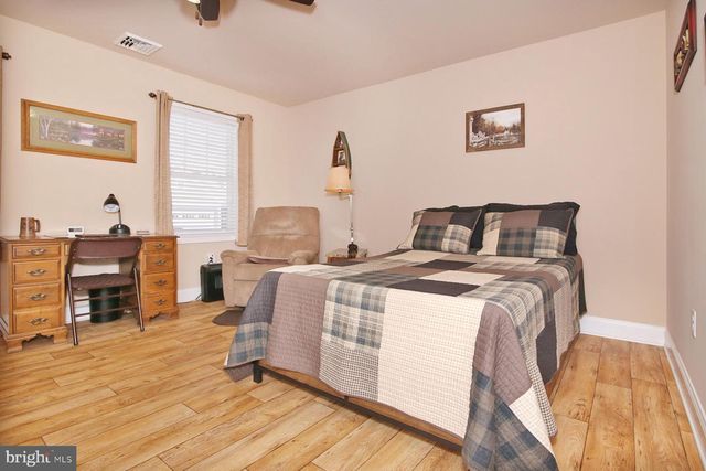 1005 GREAT HALL DR, Lebanon, PA 17042