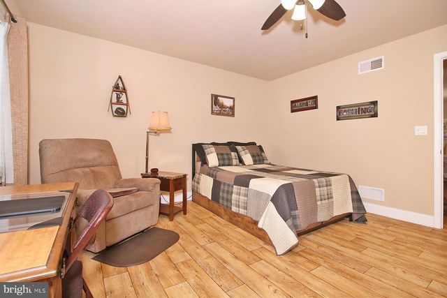 1005 GREAT HALL DR, Lebanon, PA 17042